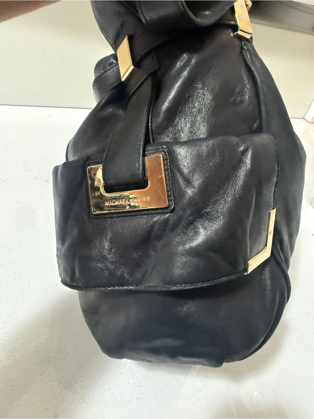 Leather hobo shoulder bag, Michael Kors Beverly, black with gold hardware